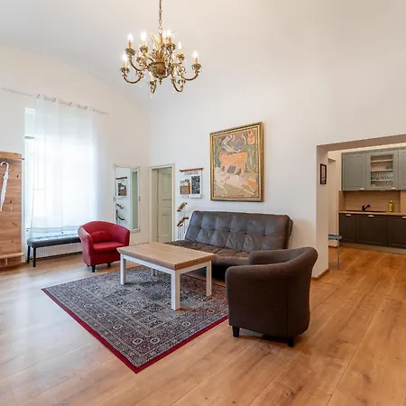 Hlavna Luxe 3 150m2 6 Beds * Kosice