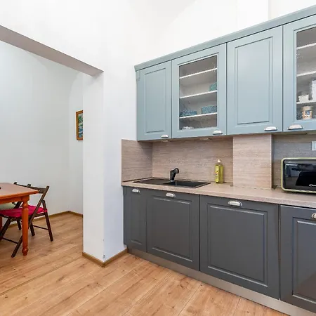 Hlavna Luxe 3 150m2 6 Beds *