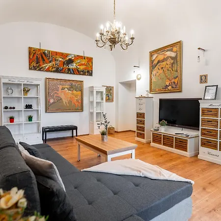 Hlavna Luxe 3 150m2 6 Beds Apartment *