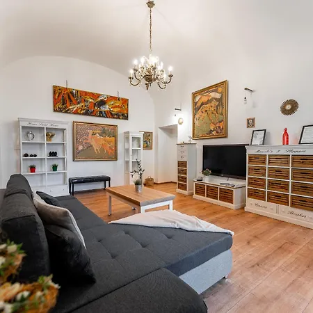Hlavna Luxe 3 150m2 6 Beds *