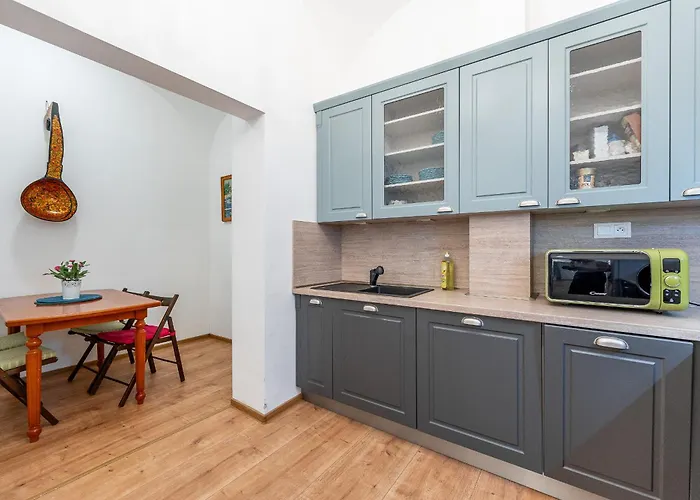 Hlavna Luxe 3 150m2 6 Beds *