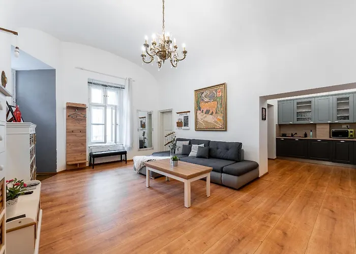 Hlavna Luxe 3 150m2 6 Beds Appartamento Košice